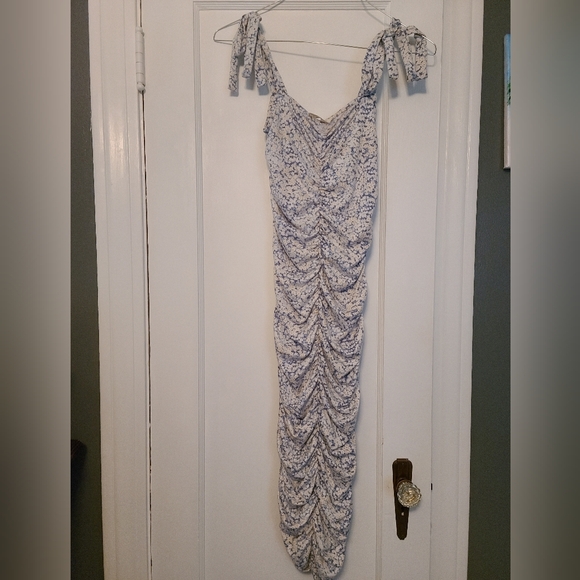 *NWT* ENDLESSBLU Light Blue Floral Ruched Shoulder Tie Maternity Dress (M) - Picture 4 of 4